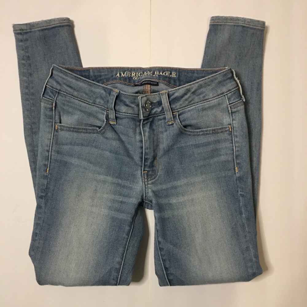 American Eagle Light Wash Stretchy Jeans - Size 2